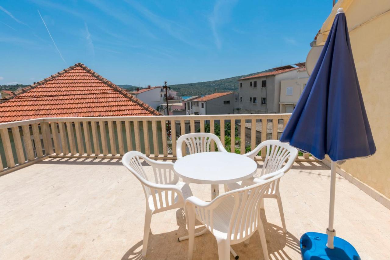 Apartment Smiljan Primosten Luaran gambar
